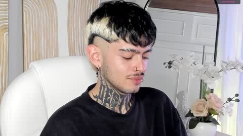 MIHAIL LEROY finally independent model online show from December 19, 2024, 9:17 pm