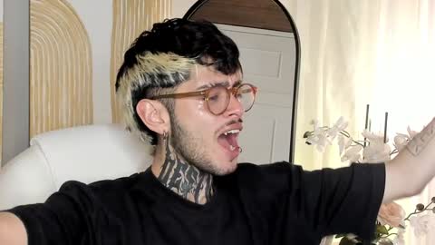 MIHAIL LEROY finally independent model online show from January 9, 2025, 1:50 am