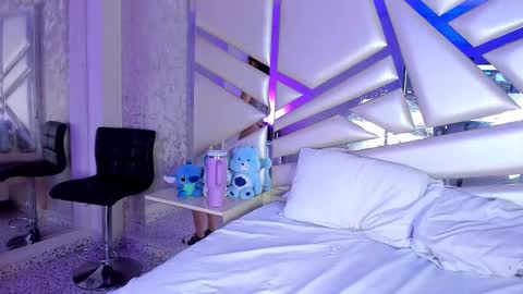 MIA 3 online show from October 15, 2025, 4:01 am