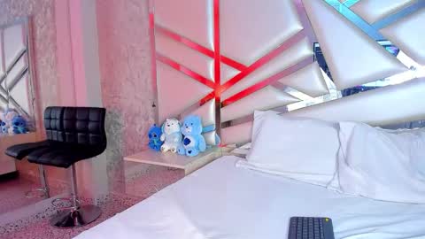 MIA 3 online show from December 18, 2025, 3:01 am