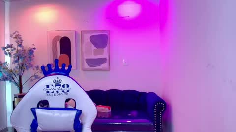 Miia  online show from April 15, 2026, 11:06 am