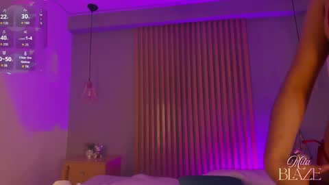 Mia online show from April 20, 2026, 11:35 am