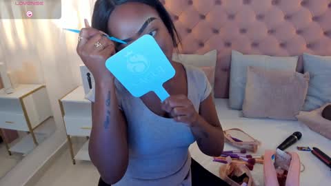 Miia Schwarz  online show from January 15, 2025, 5:37 pm