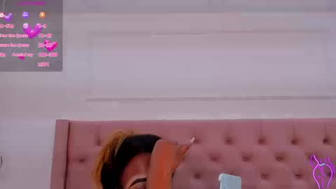 Miia Schwarz  online show from September 8, 2025, 10:20 pm