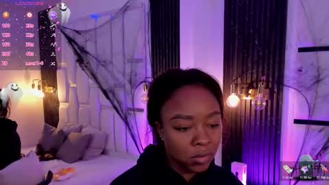 Miia Schwarz  online show from November 1, 2025, 1:57 pm