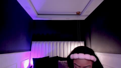 Miia Schwarz  online show from April 24, 2026, 12:29 pm