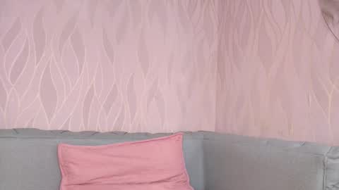 miia scoott  online show from September 21, 2025, 11:56 am