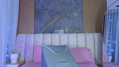 Snapshot of miia_scoott_ chatting on May 7, 2026, 11:59 am miia scoott online show from May 7, 2026, 11:59 am