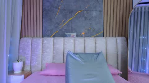 Snapshot of miia_scoott_ chatting on May 14, 2026, 12:01 pm miia scoott online show from May 14, 2026, 12:01 pm