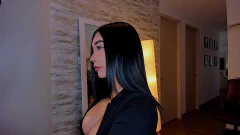 Snapshot of miia_smiith02 chatting on May 8, 2026, 11:59 am luisa online show from May 8, 2026, 11:59 am