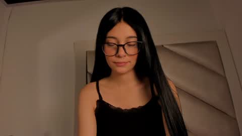 Mia online show from July 2, 2026, 1:39 pm