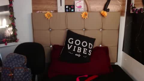 miia online show from March 5, 2026, 6:15 pm