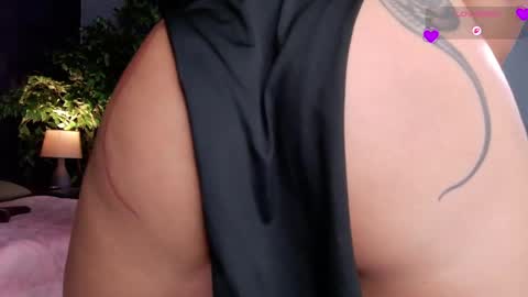 miia_sttone online show from April 21, 2026, 5:06 pm