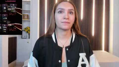 Miia 3 online show from September 22, 2025, 12:51 pm