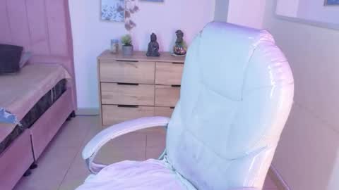 Snapshot of miia_thompson_1 chatting on June 2, 2026, 9:28 pm M I I A online show from June 2, 2026, 9:28 pm