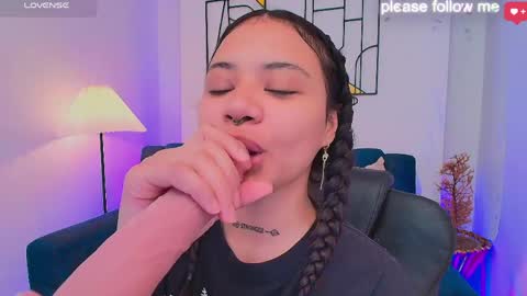 Snapshot of miiaa7_ chatting on May 7, 2026, 1:38 pm Ma is my name I invite you to check out my wish list for my birthday online show from May 7, 2026, 1:38 pm