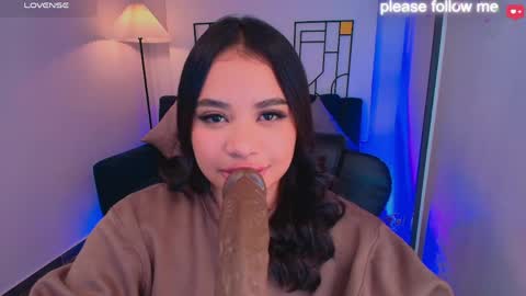 Snapshot of miiaa7_ chatting on June 3, 2026, 2:33 pm Ma is my name I invite you to check out my wish list for my birthday online show from June 3, 2026, 2:33 pm