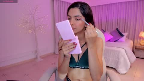 Mia online show from January 25, 2025, 3:40 am