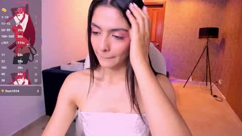 Mia online show from September 24, 2025, 11:02 am