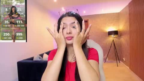 Mia online show from November 10, 2025, 11:09 am