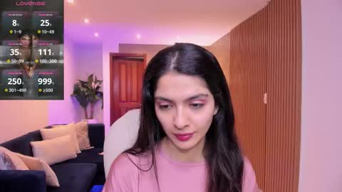 Mia online show from November 20, 2025, 11:10 am