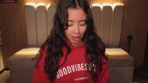 miiaa_evans1 online show from January 14, 2026, 1:50 pm