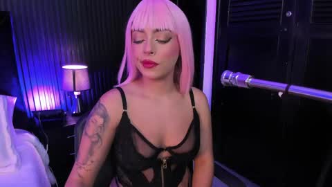 Snapshot of miiaamonroee chatting on May 9, 2026, 5:45 am Mia Monroe online show from May 9, 2026, 5:45 am