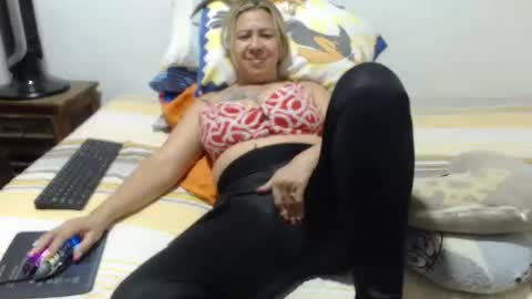 Snapshot of miilu74 chatting on November 17, 2025, 3:18 pm Miilu74 online show from November 17, 2025, 3:18 pm