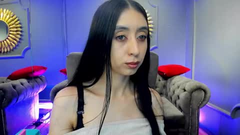 miilu  online show from December 6, 2024, 3:19 am