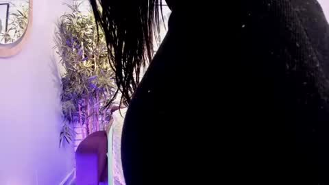 miilu  online show from February 21, 2025, 7:12 am