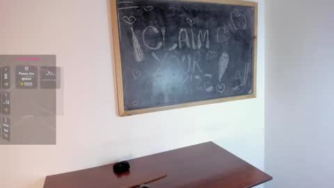 miiss_evaa online show from January 31, 2025, 11:46 am