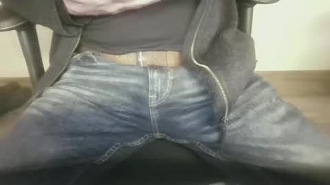 mik online show from November 15, 2025, 8:55 am