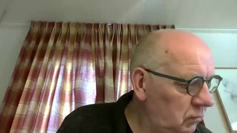 Snapshot of mik116 chatting on May 22, 2026, 6:31 am mik online show from May 22, 2026, 6:31 am