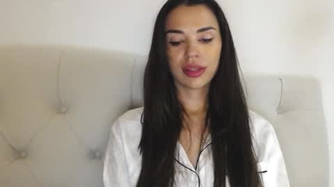 Mika online show from September 9, 2025, 7:46 pm