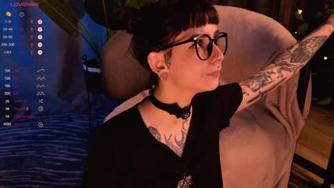 mika_moon_ online show from December 7, 2024, 7:32 pm