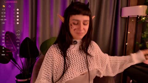 mika_moon_ online show from December 15, 2024, 6:15 pm