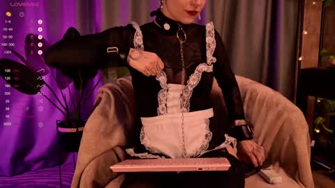 mika_moon_ online show from December 16, 2024, 11:07 pm