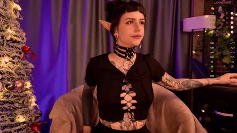 mika_moon_ online show from December 21, 2024, 8:43 pm