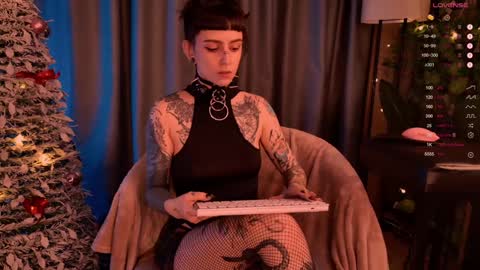 mika_moon_ online show from December 29, 2024, 11:39 pm