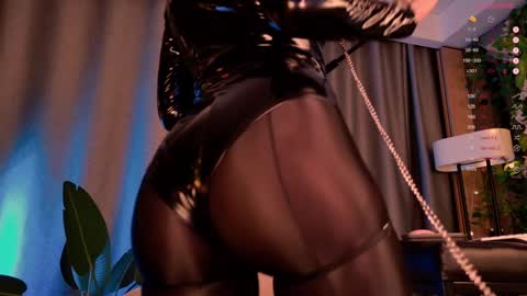 mika_moon_ online show from January 8, 2025, 12:49 am