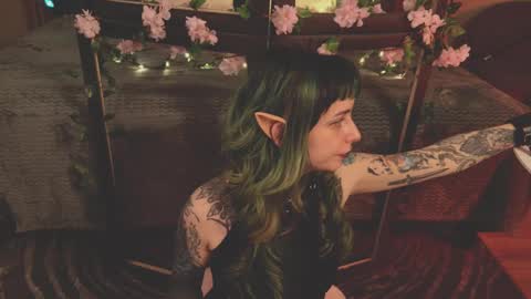 mika_moon_ online show from February 19, 2025, 2:55 pm