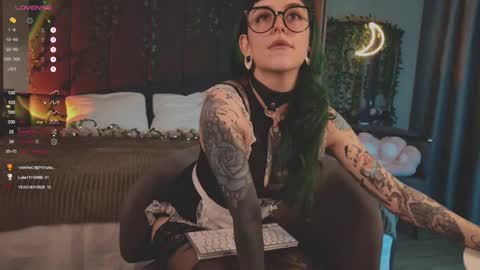 mika_moon_ online show from March 1, 2025, 3:38 pm