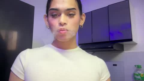 Snapshot of mika_pedersen chatting on November 17, 2025, 9:42 pm mika_pedersen online show from November 17, 2025, 9:42 pm