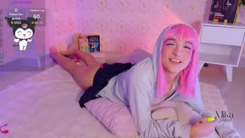 mika_velvet online show from April 18, 2026, 4:00 pm