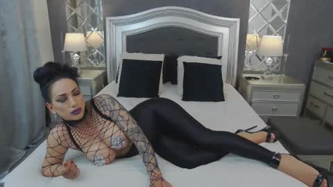 Mikaela online show from April 18, 2026, 2:59 am