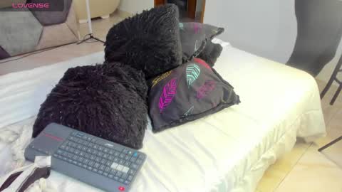 Snapshot of mikaelastonne chatting on May 24, 2026, 7:08 pm Mikaela blondie bigass online show from May 24, 2026, 7:08 pm