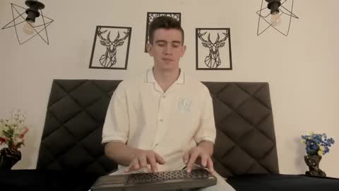 mikael online show from February 22, 2025, 5:23 am