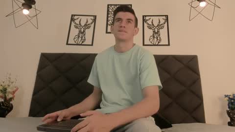 mikael online show from February 23, 2025, 9:26 pm