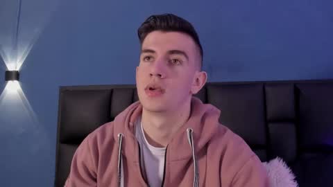 mikael online show from October 1, 2025, 3:56 am