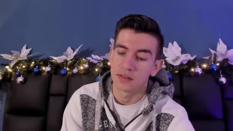 mikael online show from November 28, 2025, 4:04 am